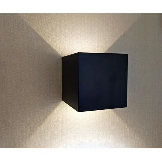 Kink Light 08585,19(3000K) Светильник Куб черный w10*10 h10 Led 6W (3000K) IP65