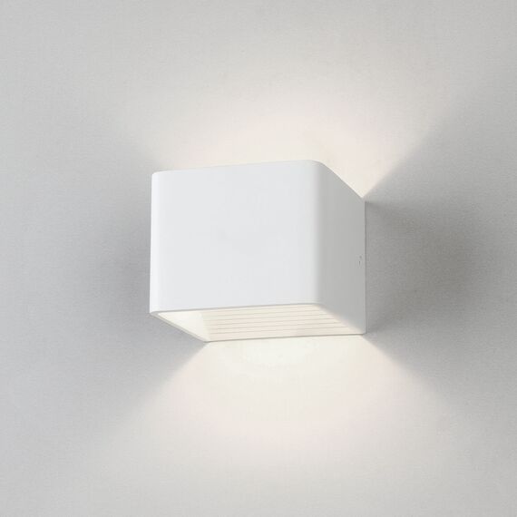 Elektrostandard a063686 MRL LED 1060 Светильник настенный светодиодный Corudo LED белый 4000К
